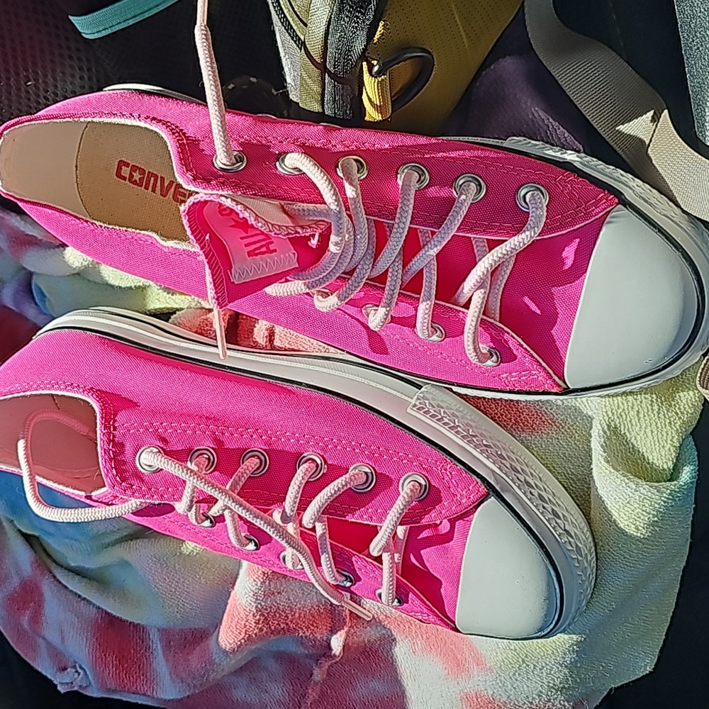 pink converse low top not with original laces